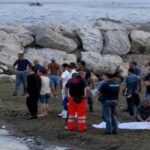 Dramma a Napoli, muore mentre fa il bagno a mare a Bagnoli