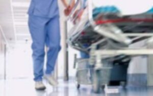 San Giorgio, 25enne cade dal quinto piano: è grave