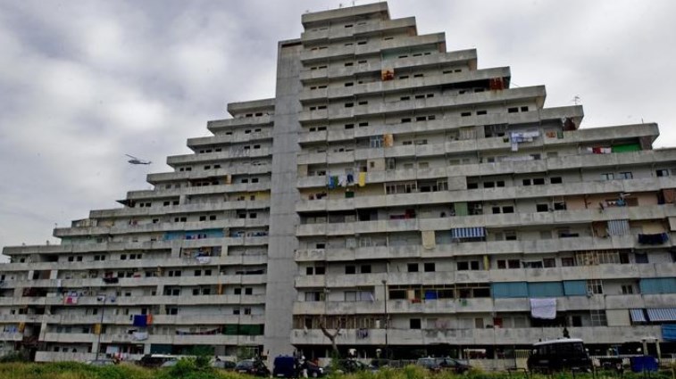 Scampia, lunedì inizia la cantierizzazione per abbattere la Vela verde