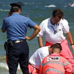 Dramma a Castelvolturno, malore dopo bagno a mare: muore in spiaggia