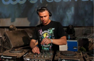 Dj