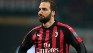 Milan, dopo la sfuriata di Higuain arriva il richiamo di Leonardo: "Si prenda le sue responsabilità"