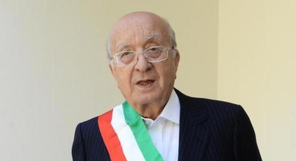 Ciriaco De Mita ricoverato in ospedale per accertamenti