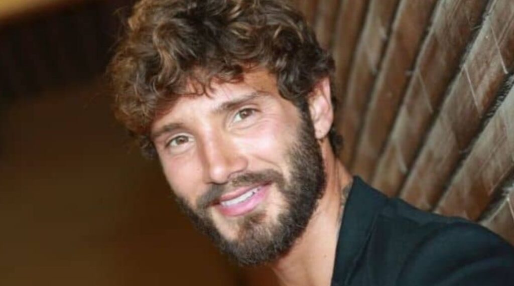 Stefano De Martino dopo Belen Rodriguez conosce un'altra donna, lei ha perso la testa