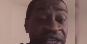 Il video di George Floyd che commuove il mondo: "Non usate le armi"