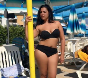 Nancy Coppola in vacanza, pubblica una foto e manda in delirio i fan