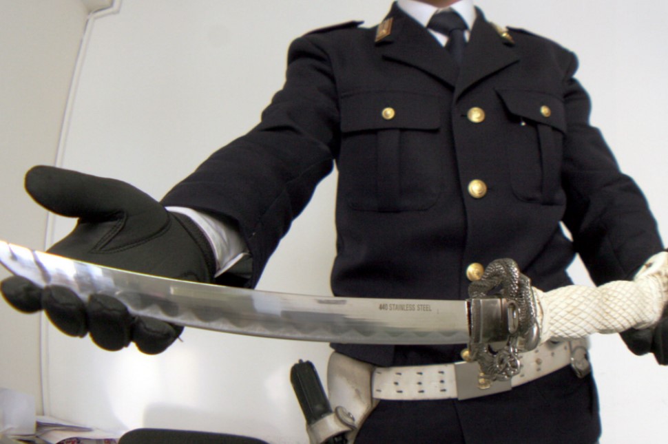 Follia a Torre del Greco, in preda ad allucinazioni minaccia di uccidere sua madre