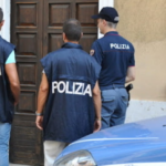 blitz nel napoletano