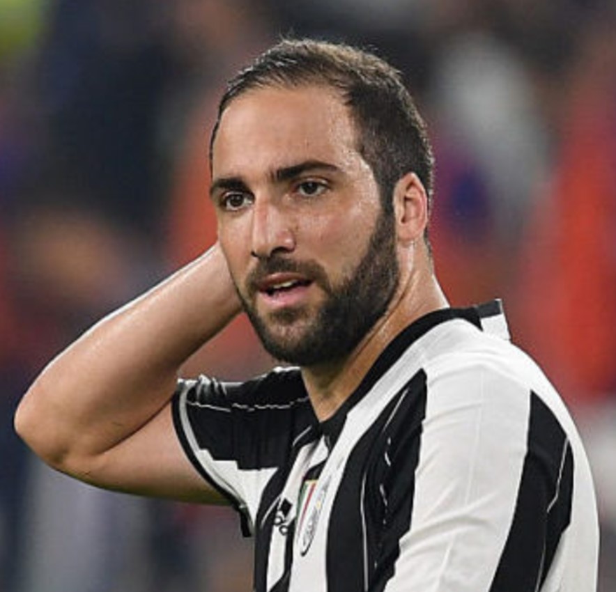 Beffa per Higuain battuto dal Napoli, ora dovrà pagare anche le spese processuali Beffa per Higuain battuto dal Napoli, ora dovrà pagare anche le spese processuali