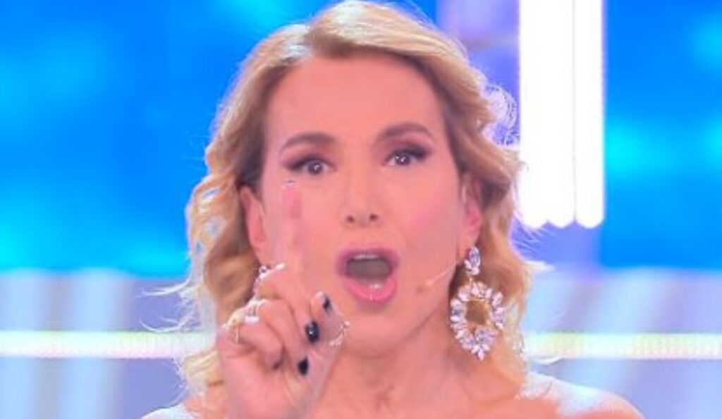Barbara D'Urso si infuria con Pietro Delle Piane in diretta: "Non essere cafone"