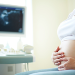 Coronavirus, in Italia donna incinta guarisce con cura di plasma iperimmune: "Primo caso al mondo"