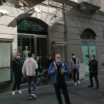 I commercianti di via Chiaia uniti in un appello alle istituzioni: "Il 18 non apriamo, servono aiuti"
