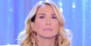 Il triste sfogo di Barbara D'Urso in diretta: "Sarò proprio da sola". Il sostegno dei fan