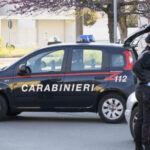 Controlli Coronavirus, 17enne in auto senza patente, inseguimento in strada: "Vado a trovare la mia fidanzata"