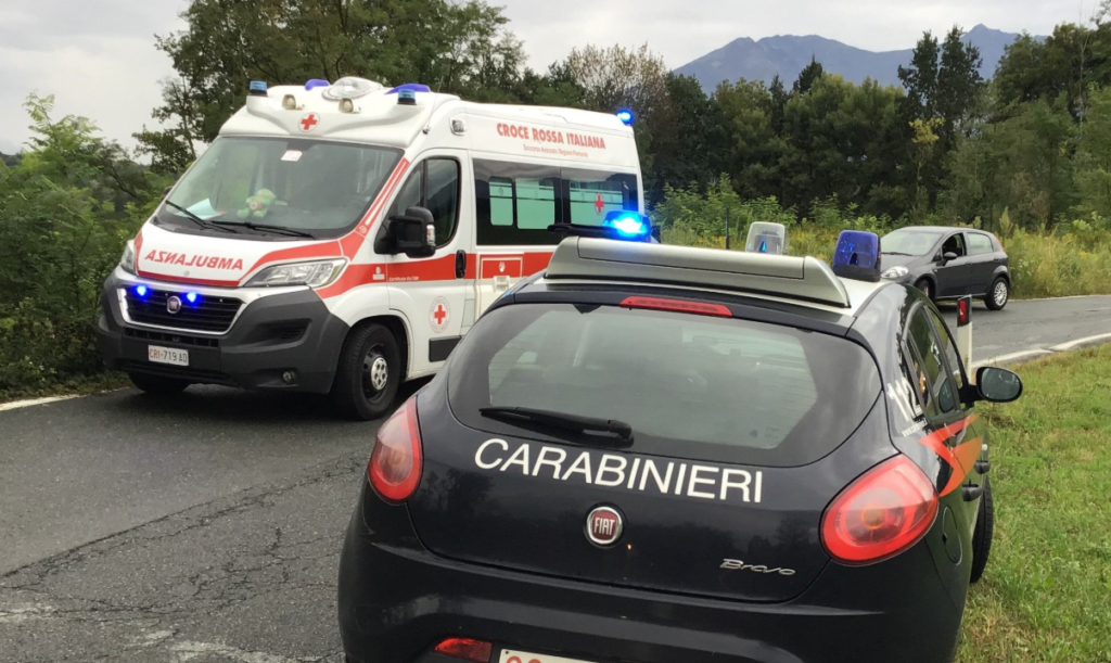 Follia in provincia: sgozza la moglie, scappa e poi si toglie la vita: trovato impiccato