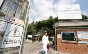 Giovane madre colpita da meningite, ricoverata in gravi condizioni al Cotugno