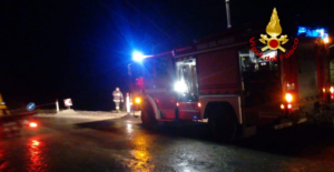 Maltempo, si apre voragine a via Antiniana, chiusa la strada