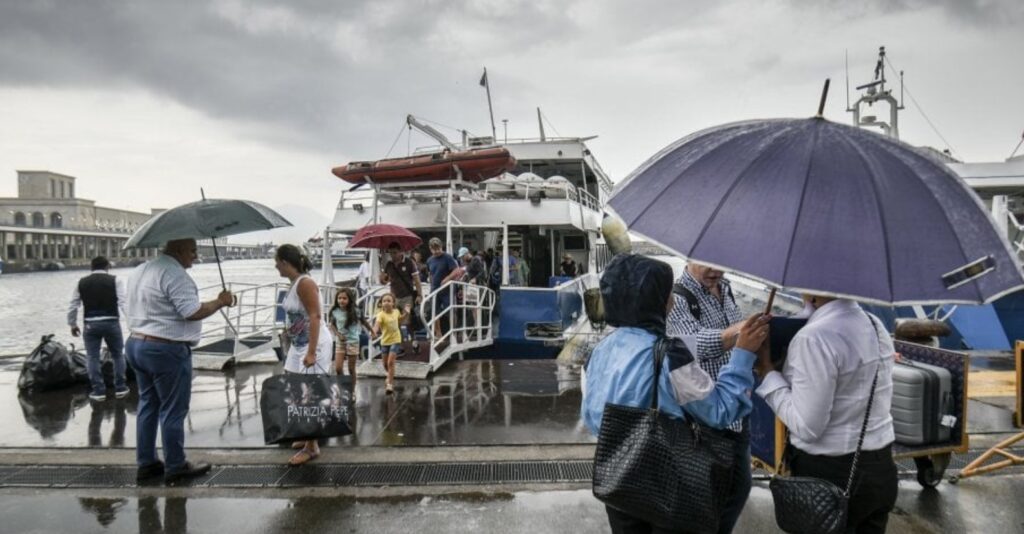 Meteo Napoli, tornano le piogge e calano le temperature
