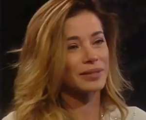 Le lacrime di Aida Yespica al Grande Fratello Vip, serata ricca di emozioni per lei
