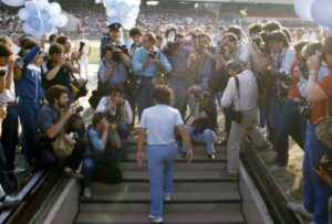 "1984, Ho visto Maradona", il documentario sull'arrivo di Diego a Napoli