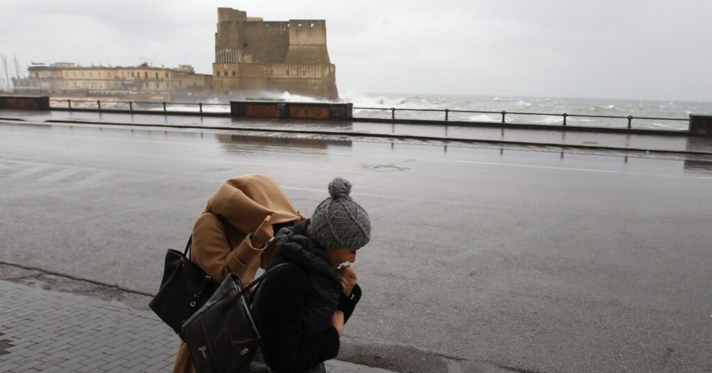 Meteo Napoli, dopo la tregua, tornano i temporali: in arrivo un calo delle temperature