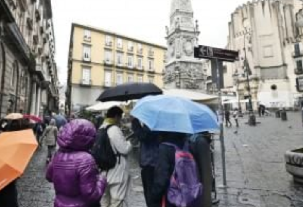 Tempo instabile a Napoli, tornano le piogge in città