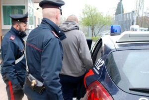 "È per il regalo di Pasqua", arrestati estorsori del clan De Rosa