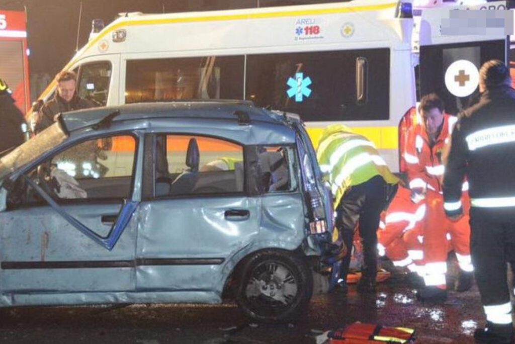 Incidente nella notte a Castellammare di Stabia, morto un uomo di 46 anni