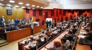 Comune di Napoli, la giunta approva il bilancio triennale 2017-2019