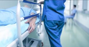 Malore prima della tac, paziente muore in ospedale: la denuncia della madre