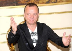 Gigi D'Alessio dimentica Anna Tatangelo, sui socia il suo antidoto