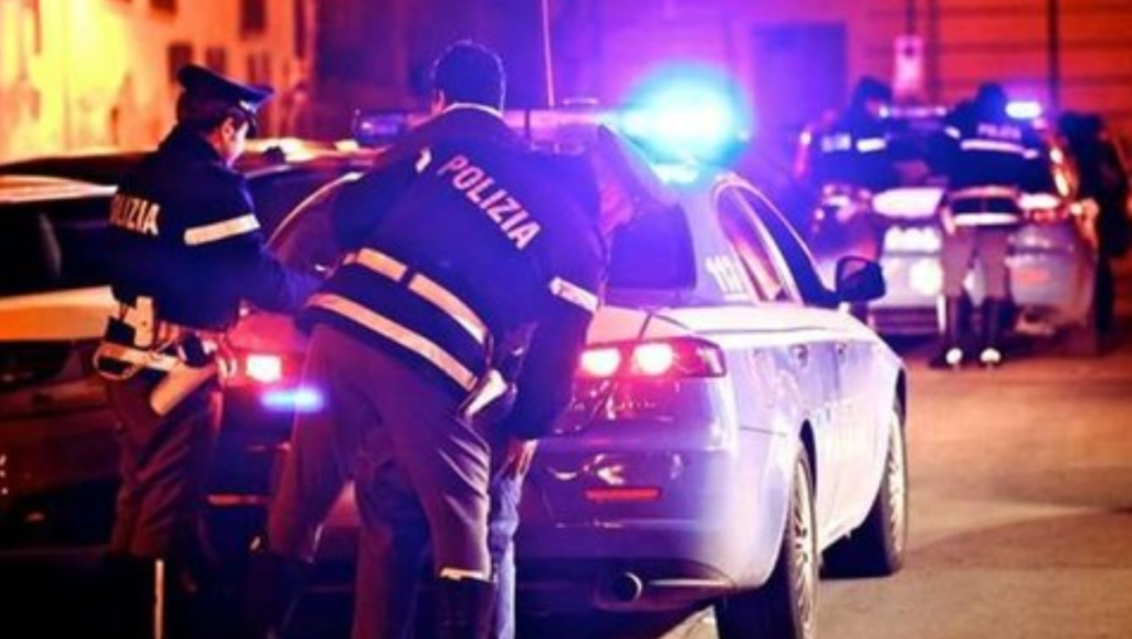 Emergenza Coroanvirus, controlli a Napoli: denunciato uomo per strada, era uscito a comprare cocaina