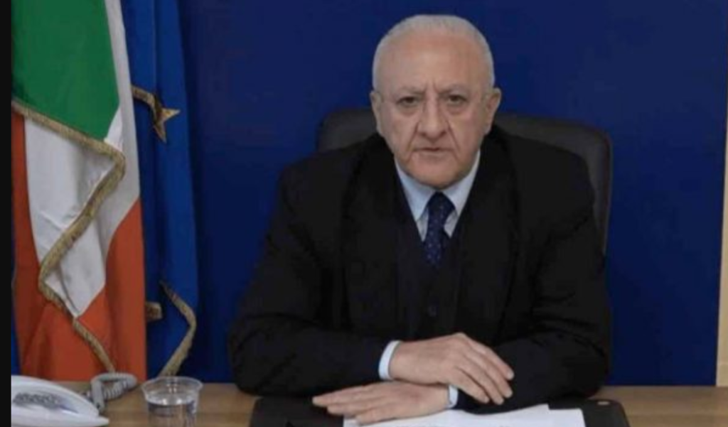 De Luca emette l'ordinanza, asporto e mobilità urbana ripartono da lunedì 4 maggio