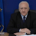 De Luca emette l'ordinanza, asporto e mobilità urbana ripartono da lunedì 4 maggio