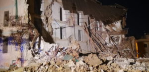 Paura ad Aversa, crolla palazzo della scuola dei monaci Santa Croce