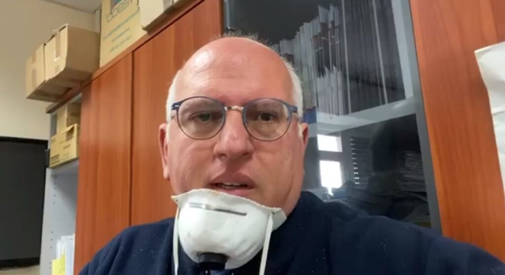 Caos sullo studio Tocilizimub, l'Aifa dice che non funziona, Ascierto replica: "Sui pazienti gravi sì"