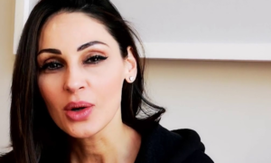 Anna Tatangelo condivide immagini del suo primo Sanremo, attacchi sui social