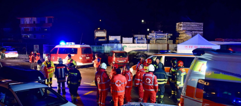 Strage in Trentino Alto Adige, auto piomba su comitiva di ragazzi: sei morti