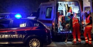 Follia in provincia, esplode rissa: donna ferita e ragazza incinta si sente male