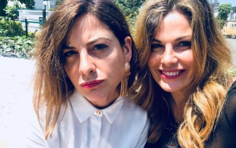 Le sorelle Incontrada fanno impazzire l'Italia dalla Spagna, Alice e Vanessa e l'infanzia difficile