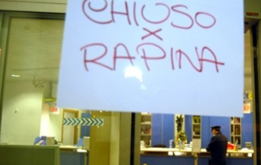 Paura alle poste, rapina in un ufficio nel Salernitano