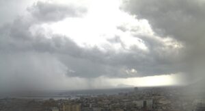 Meteo Napoli: bomba d'acqua si abbatte su Napoli