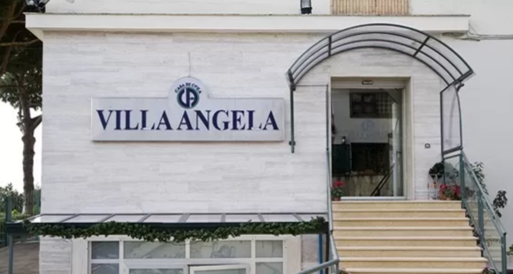 Villa Angela risponde alle polemica sui trasferimenti dalla casa per anziani di Fuorigrotta: "Tutto falso"