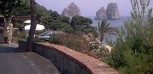 Crolli a Capri dopo le incessanti piogge, evacuate 16 persone da alcune case