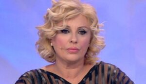 Tina Cipollari vicina alle nozze, l'annuncio ai figli: fan in delirio