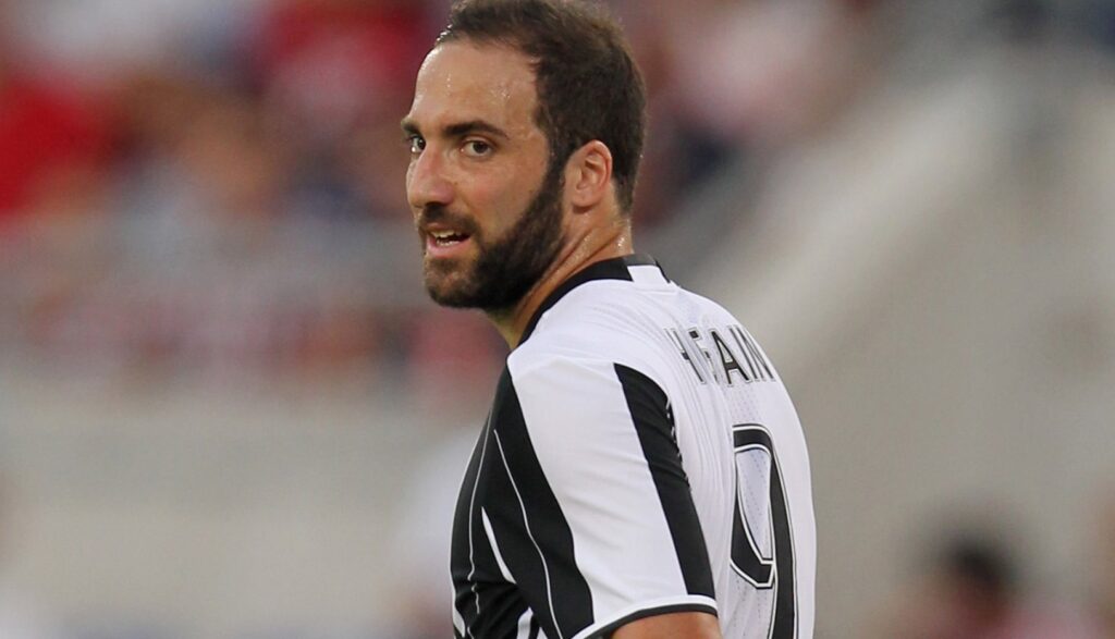 Perdita della Juve, l'ironia divampa sui social: è made in Naples la parodia "Despacito-Sei sparito"