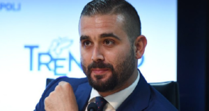 https://www.vocedinapoli.it/2019/11/13/napoli-il-dietrofront-di-de-laurentiis-i-ribelli-saranno-ceduti-a-giugno/