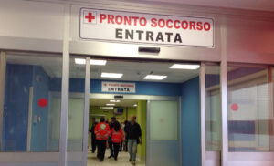 Dramma della Vigilia in provincia, malore durante il cenone: 25enne muore di emorragia cerebrale