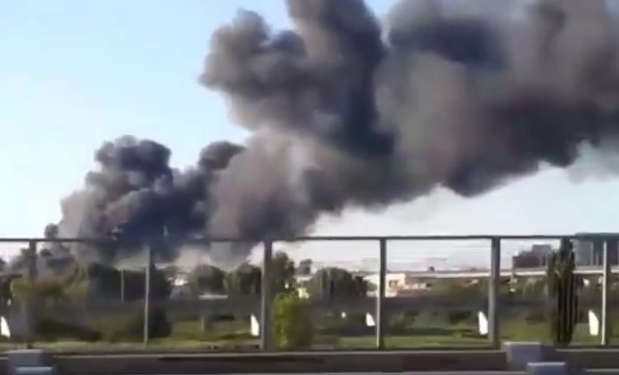 Incendio ad Afragola: puzza di bruciato fino a Napoli