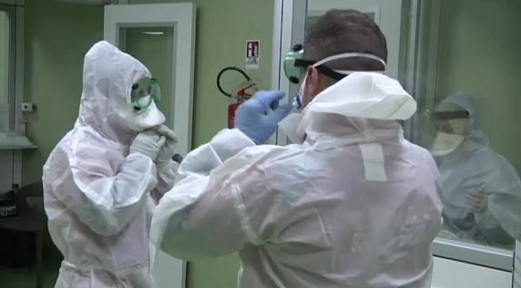 Scienziato italiano dall'America: "Ecco le tre speranze per guarire dal Coronavirus in attesa del vaccino"